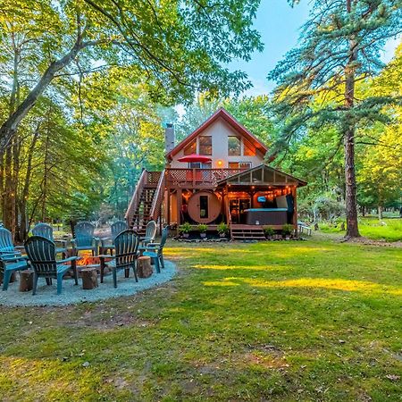 לייק הרמוני Poconos Ski Retreat With Sauna, Hot Tub, And Game Room מראה חיצוני תמונה