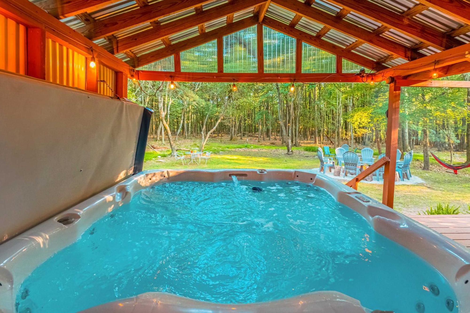 לייק הרמוני Poconos Ski Retreat With Sauna, Hot Tub, And Game Room מראה חיצוני תמונה