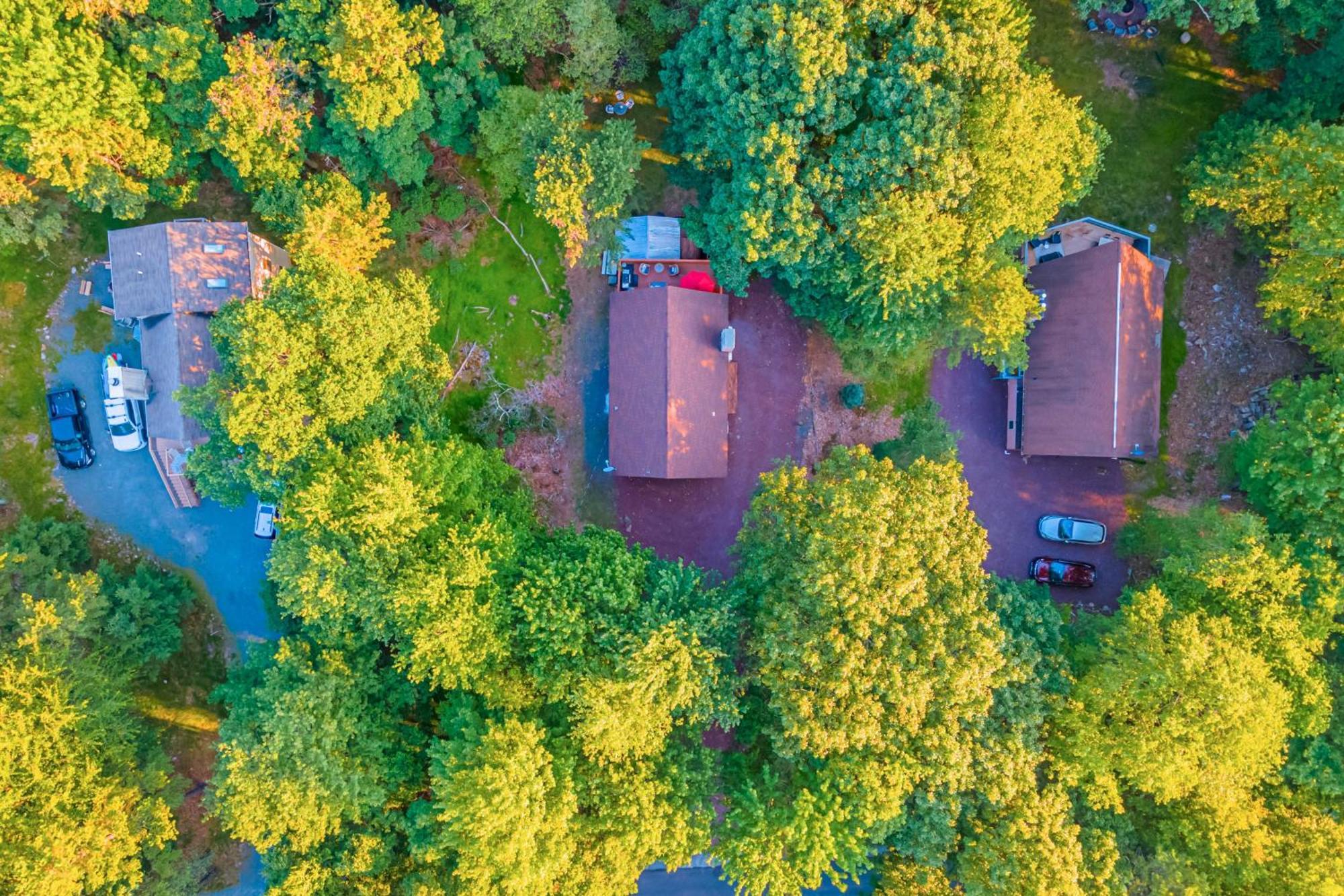 לייק הרמוני Poconos Ski Retreat With Sauna, Hot Tub, And Game Room מראה חיצוני תמונה