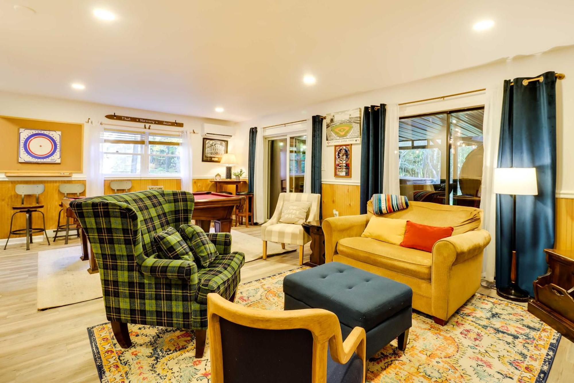 לייק הרמוני Poconos Ski Retreat With Sauna, Hot Tub, And Game Room מראה חיצוני תמונה